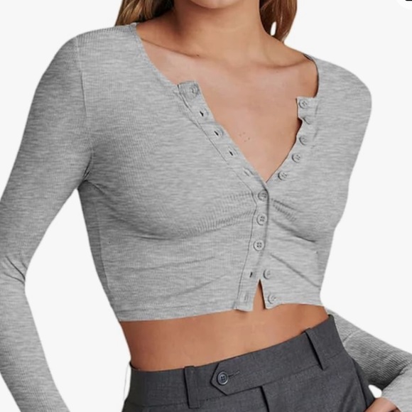🟪Forever 21 grey button up long sleeve crop top - Picture 2 of 6